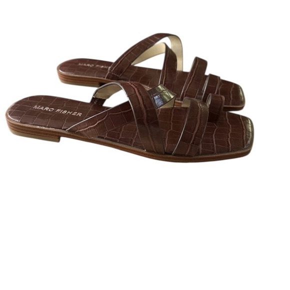 Marc Fisher Sandals crisscross straps faux leather reptile print croc 6.5 - Picture 1 of 5